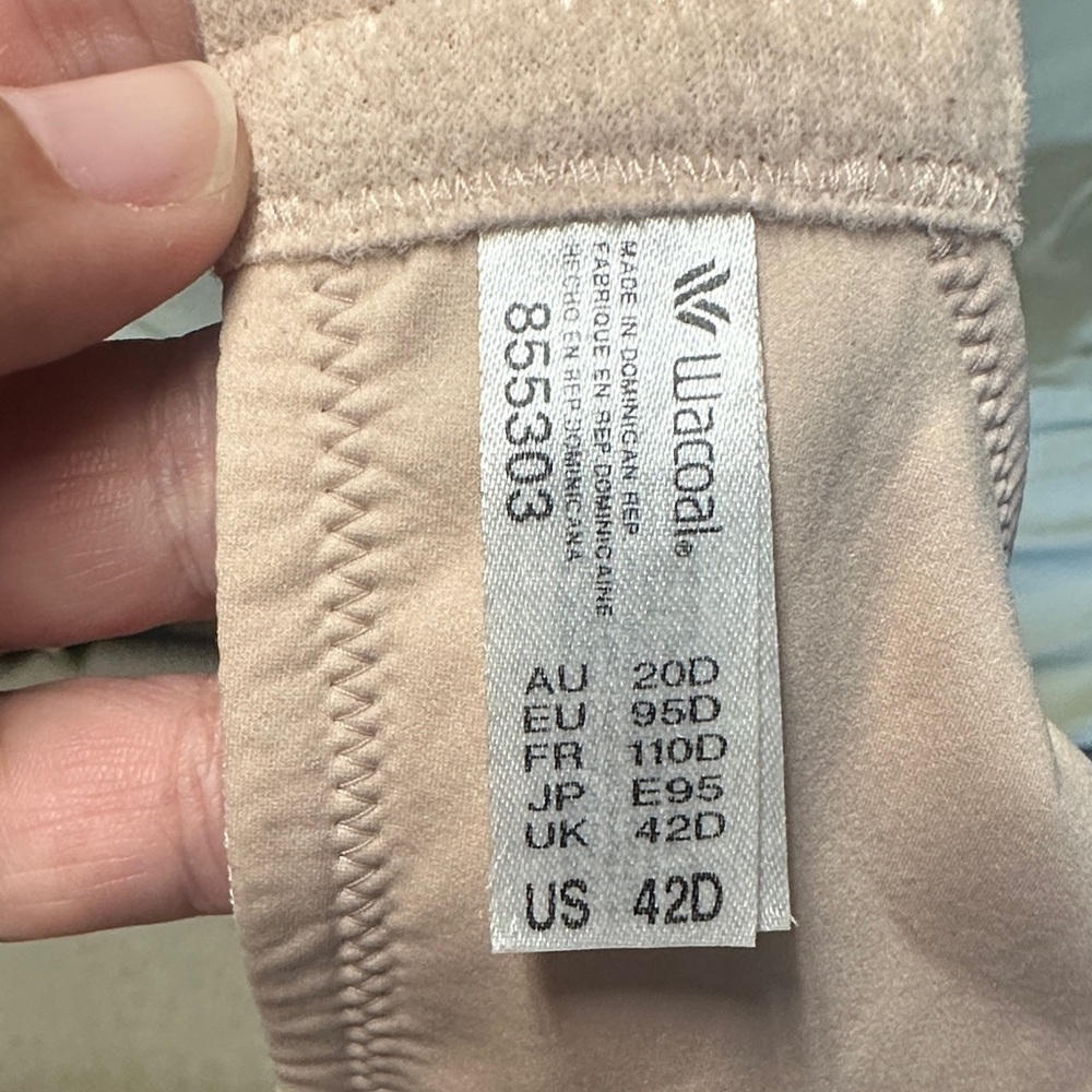 Wacoal Light Beige Underwire Bra - Picture 2 of 3